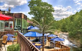 The Woodlands Inn Resort
